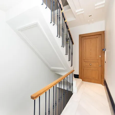 Mayer Liberty Apartment